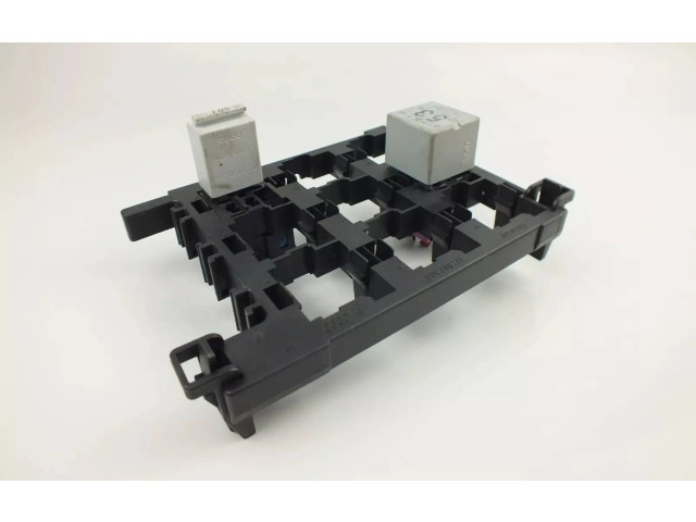 Блок предохранителей 1T1937503A Volkswagen Caddy