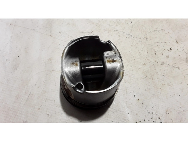 Píst 7805329 BMW 5 GT F07 pro naftový motor 3.0 N57 D30 A