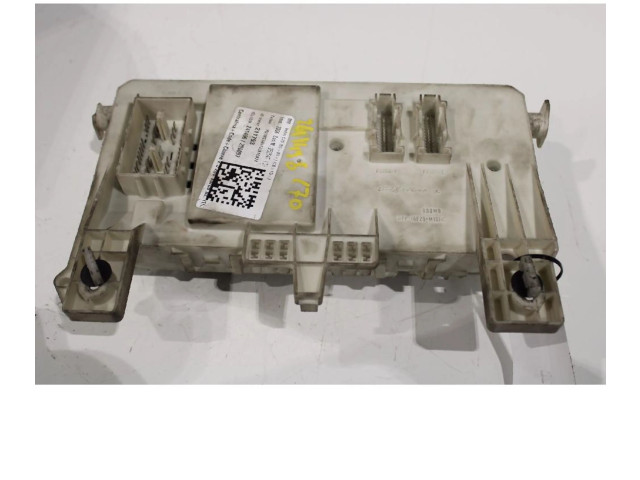 Блок предохранителей 30765015 Volvo C70