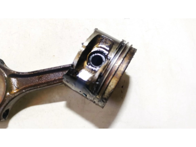  Поршень с шатуном    Alfa Romeo 156 для бензинового двигателя 2.0