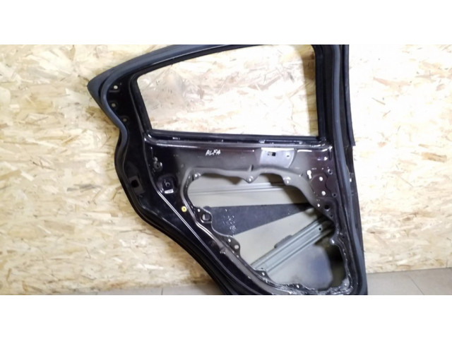 Задняя дверь