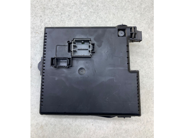 Блок предохранителей 30728512, 06W116 Volvo S60