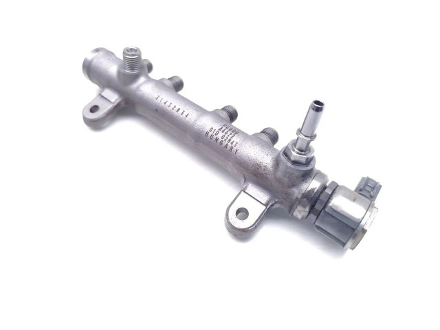 Магистральная трубка топлива 31432834   Volvo XC90   