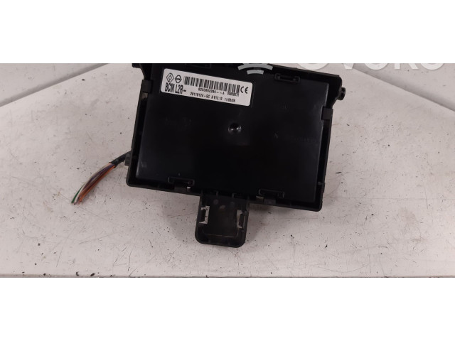 Pojistková skříňka Řídící jednotka BSM 8200652284 Renault Clio III 2008