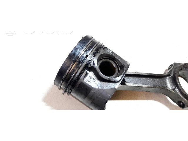 Píst 2465sb Ford Mondeo Mk III pro naftový motor 2.0