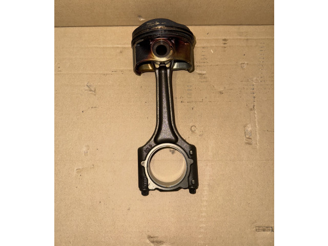 Поршень с шатуном    06LD   Volkswagen Golf VII