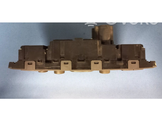 Блок управления климат-контролем 30746022   Volvo V70