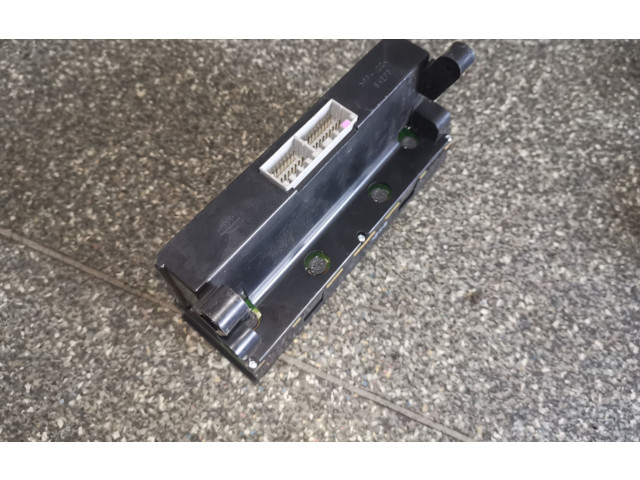 Блок управления климат-контролем 275008H802   Nissan X-Trail T30