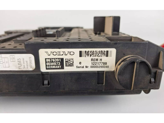 Блок предохранителей 8676391 Volvo XC90