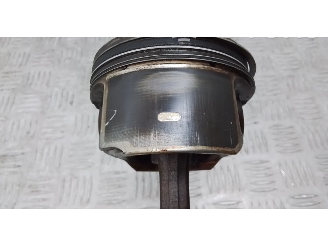  Поршень с шатуном B5254T10   Volvo S80  