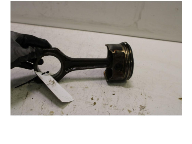 Поршень с шатуном N46B20B Renault Trafic II (X83)