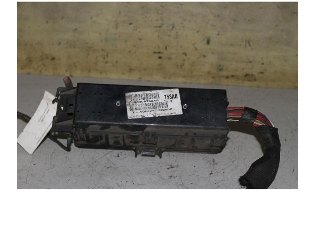 Блок предохранителей    Jeep Cherokee XJ    