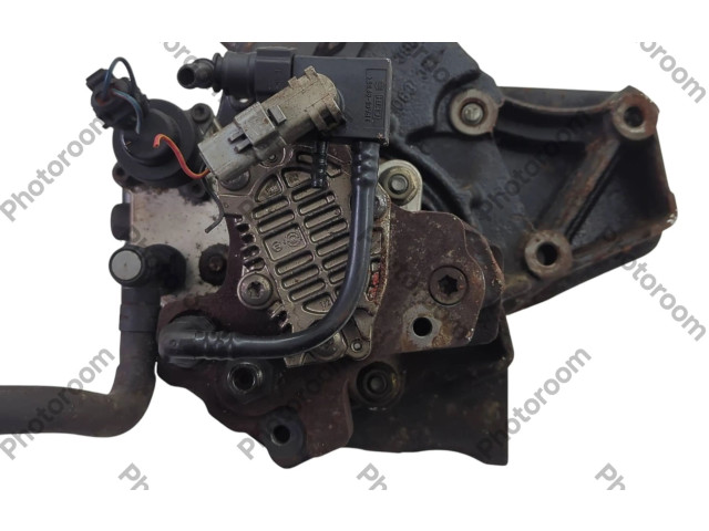 Рулевая рейка Топливный насос 0445010031, 8200055072 Mitsubishi Space Star 1998 - 2005 года