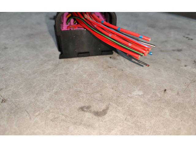 Блок предохранителей Volkswagen Transporter - Caravelle T5