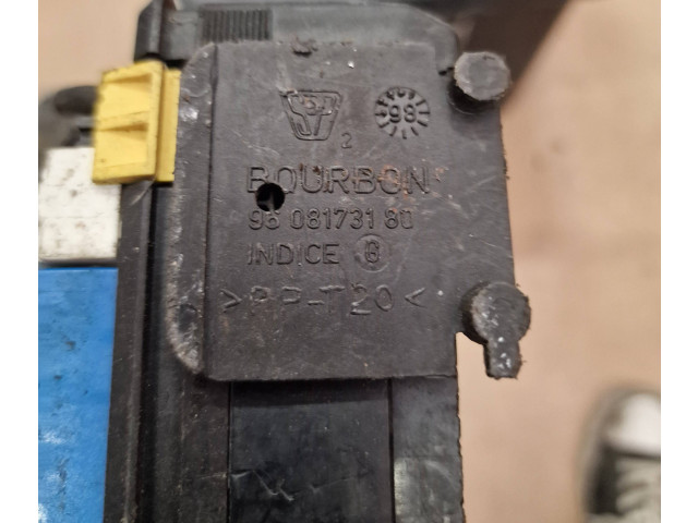 Блок предохранителей  9608173180   Peugeot 406    