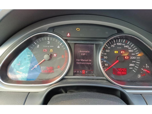 Přístrojová deska Audi Q7 4L