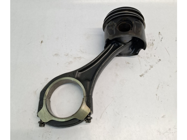  Поршень OM 642.836 A6420305220  Mercedes-Benz E W212  