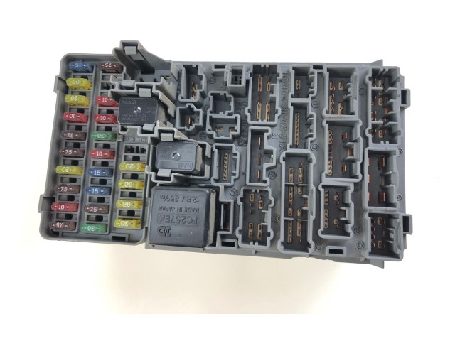   Pojistková skříňka    Honda Stream 2001