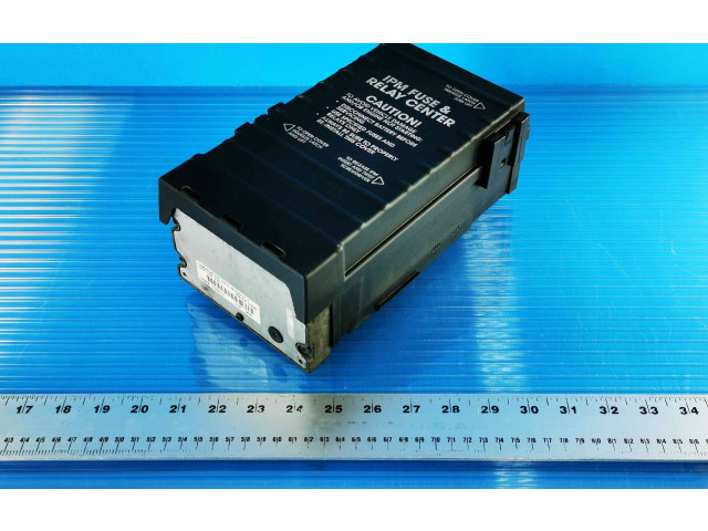 Блок предохранителей 04727080ACA, P04727558AC Chrysler Voyager