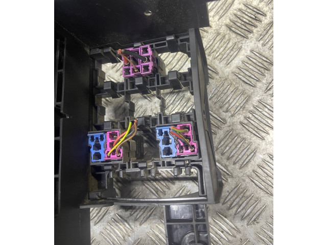 Блок предохранителей  1T1959503C, 1K0937049AD   Volkswagen Caddy    