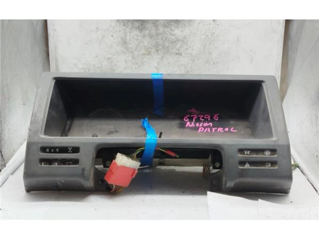 Přístrojová deska Nissan Serena 1999 20096501, 20096501