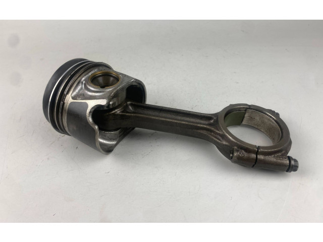 Поршень с шатуном 02604LA, 04LADE Audi A3 S3 8V