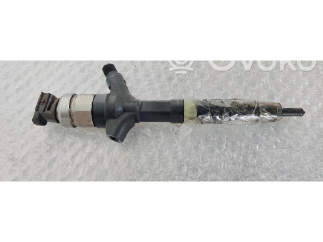 Vstřikovač 236700G010 Toyota Avensis T250 1CDFTV