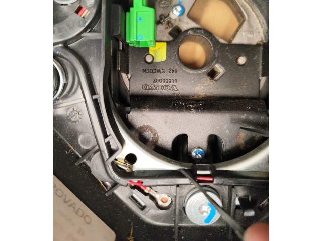 Руль Volvo S60 2001 - 2004 года 08666887