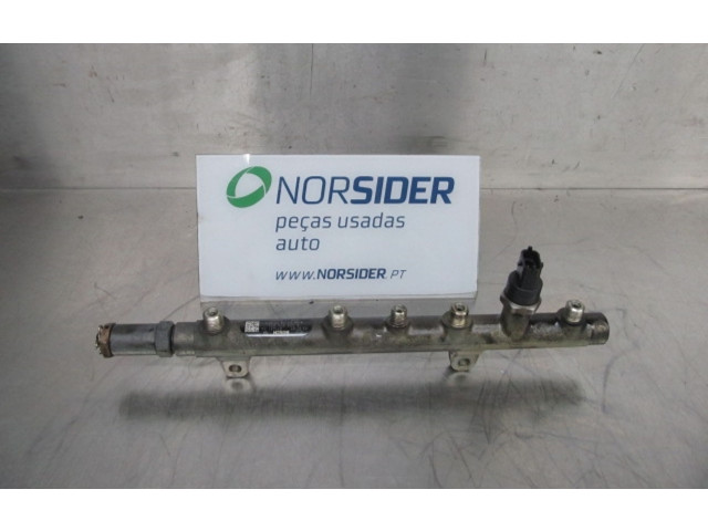 Топливная рампа 445214024 Mitsubishi Carisma