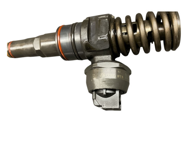 Форсунка 038130073AJ, 0414720037    Volkswagen PASSAT B6   
