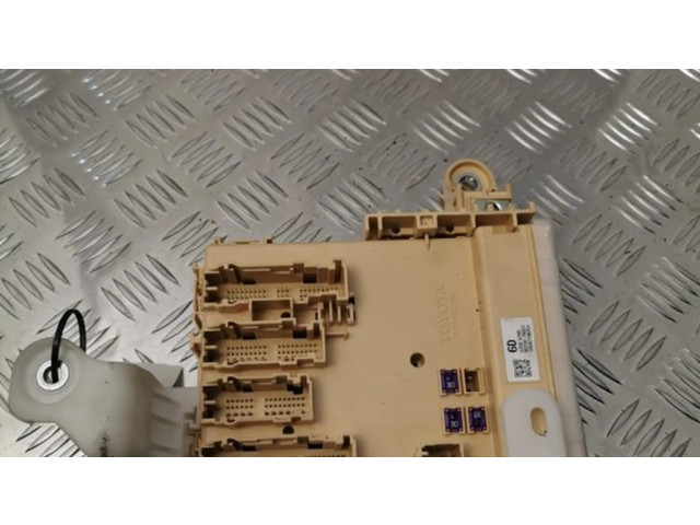 Pojistková skříňka 8273078021 Lexus NX 2016