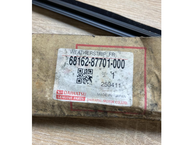 Передняя рамка дверного стекла 6816287701, 6816287701000 Daihatsu Charade