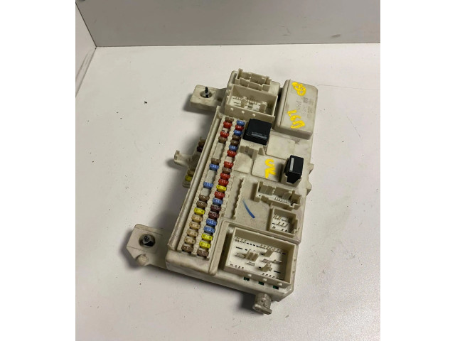 Блок предохранителей 31254903, 519096804   Volvo V50    