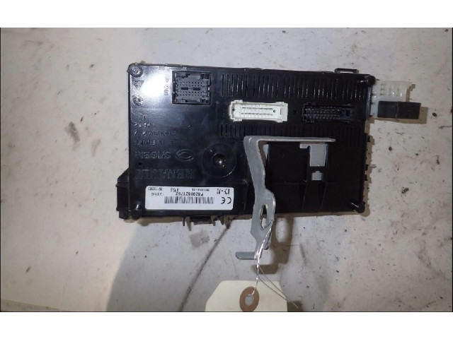 Блок предохранителей    Renault Clio II    