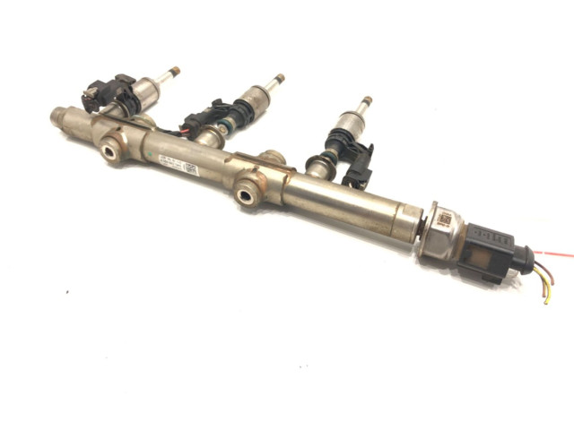 Топливная рампа 04C133320F Skoda Fabia Mk3 (NJ)