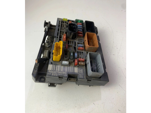 Блок предохранителей  9664706080, R03   Peugeot Expert    