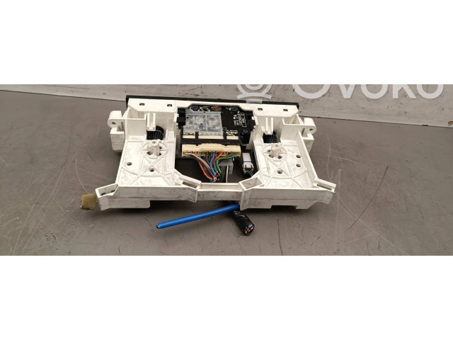 Блок управления климат-контролем E32PB393, MR398658 Mitsubishi Space Wagon