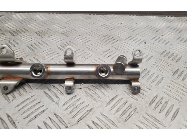 Vstřikovací lišta 06M133316L Audi Q7 4M DCB