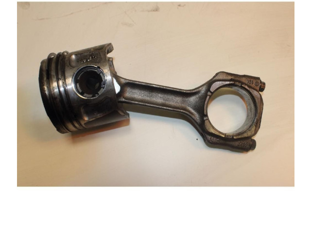 Поршень с шатуном 55283099 55263087 Jeep Renegade