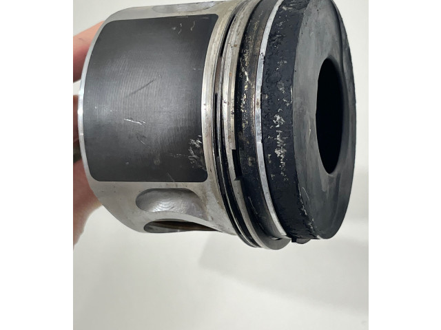 Píst 038G   Volkswagen Caddy    BLS 