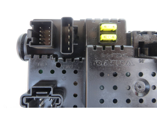 Блок предохранителей 30786646, 06W502 Volvo XC90