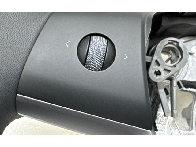 Руль Tesla Model 3  2017 -  года 1490214CND, 800425301LG      