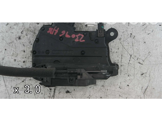 Двигатель центрально замка 8250302104R, 825004167R    Renault Clio IV  H4BT 400 