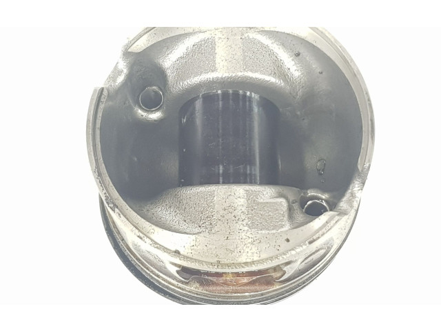 Píst 7810825, 11257810825 BMW X1 E84 N47D20C