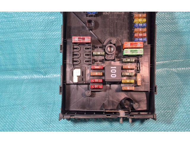   Pojistková skříňka 1K0937125D, 1197   Volkswagen Caddy 2011