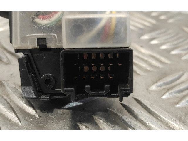 Подрулевой шлейф SRS 17D682 Mazda 3 II