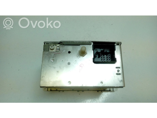 Радио/ проигрыватель CD/DVD / навигация