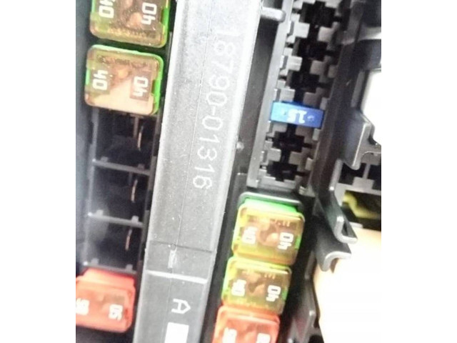 Блок предохранителей  1879001316   KIA Ceed    