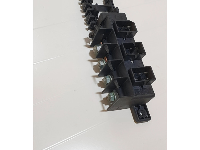 Блок предохранителей  8L0941822A, 890083000   Audi A6 S6 C5 4B    