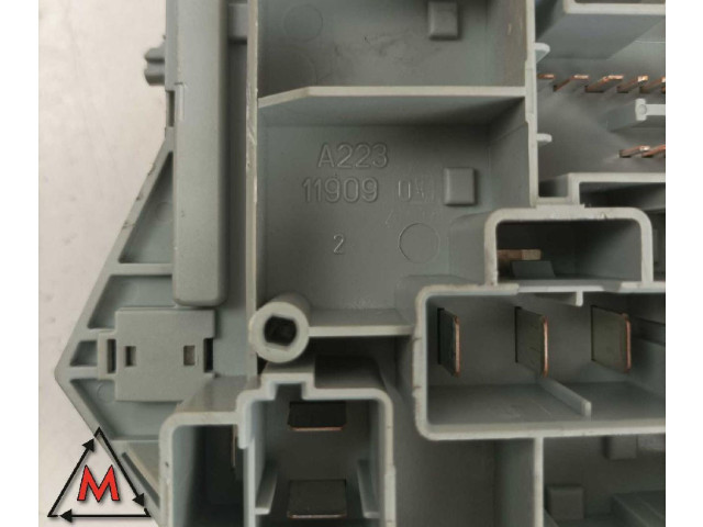 Блок предохранителей 51739423 Fiat Idea